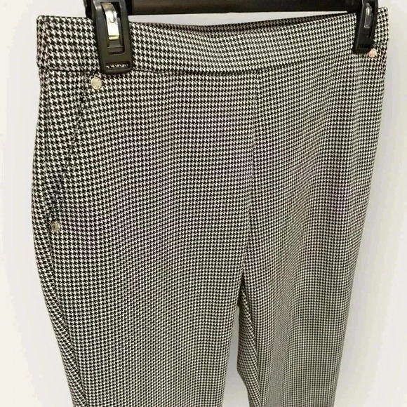 Anne Klein Women's Stretchy Black and White Houndstooth Straight Leg Pants - Picture 8 of 12